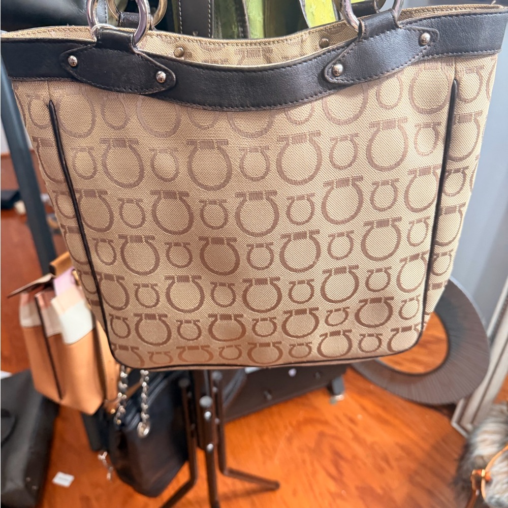Salvatore Ferragamo Luxury Shoulder nwot! 24 hr price drop - Picture 5 of 6